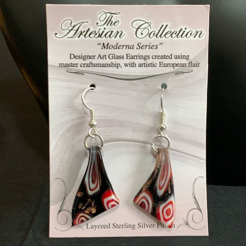 NWT The Artesian Collection black and red glass earrings